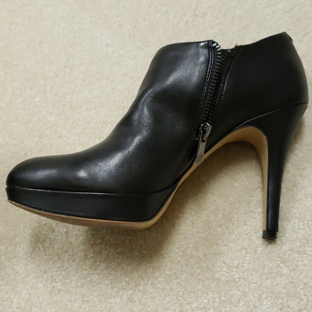 Vince Camuto shoe boot heels - Picture 2 of 3